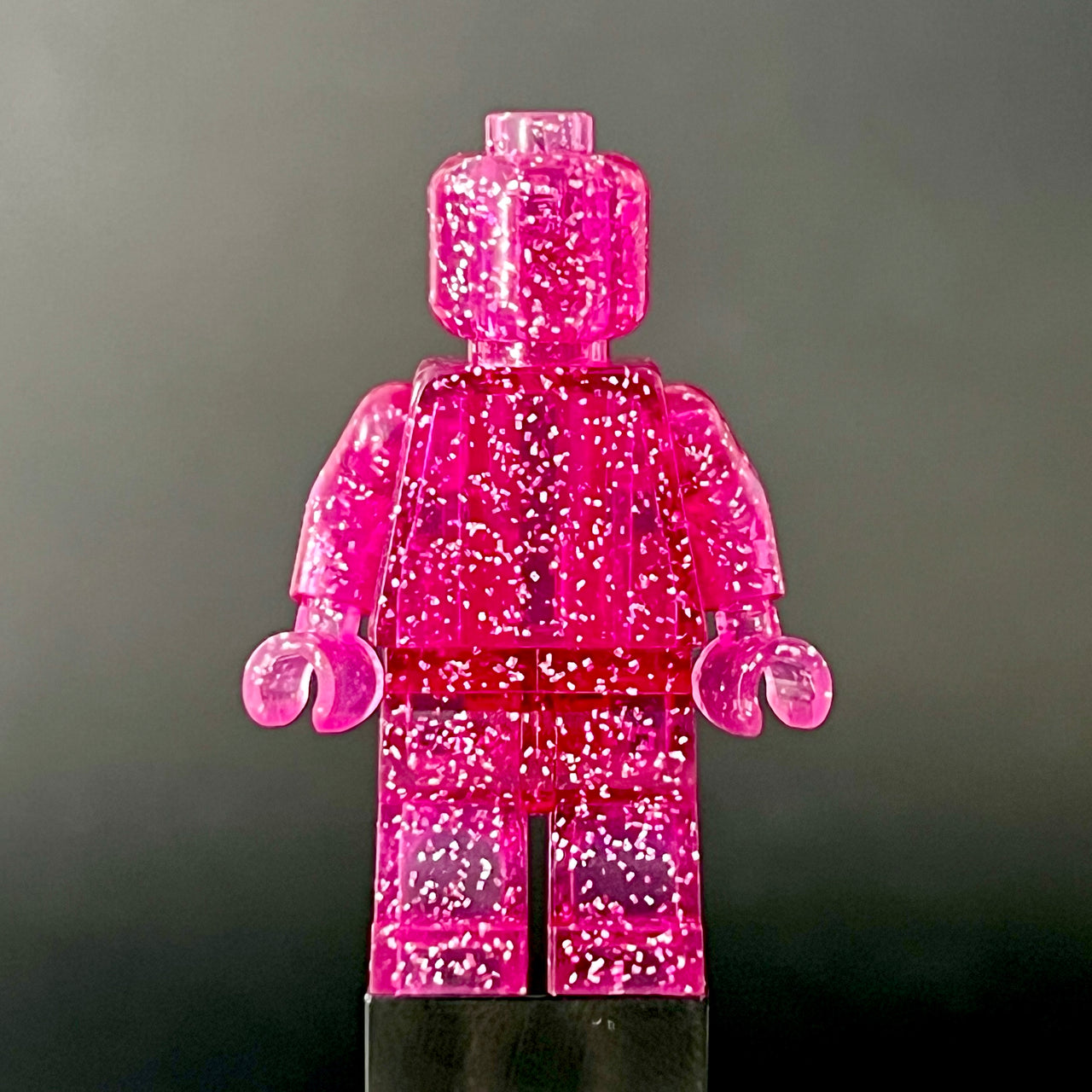 Glitter-Dark Pink Monochrome Figure